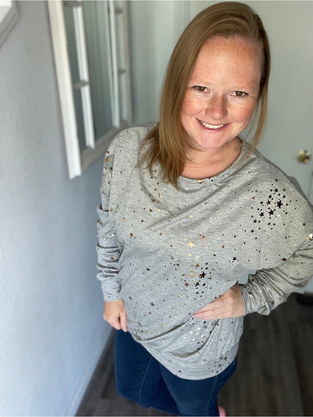 Women’s Gray Star-Print Pullover Sweatshirt